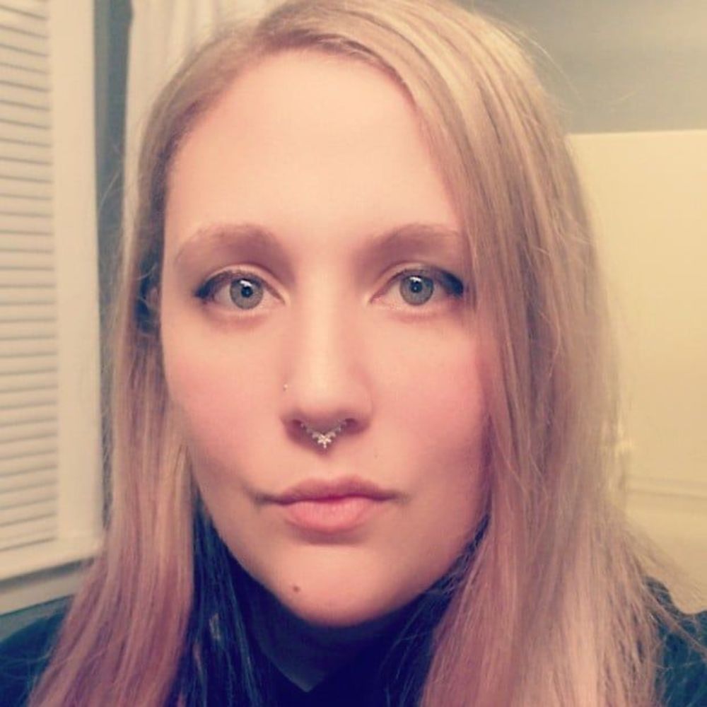 Meet your Posher, Danielle